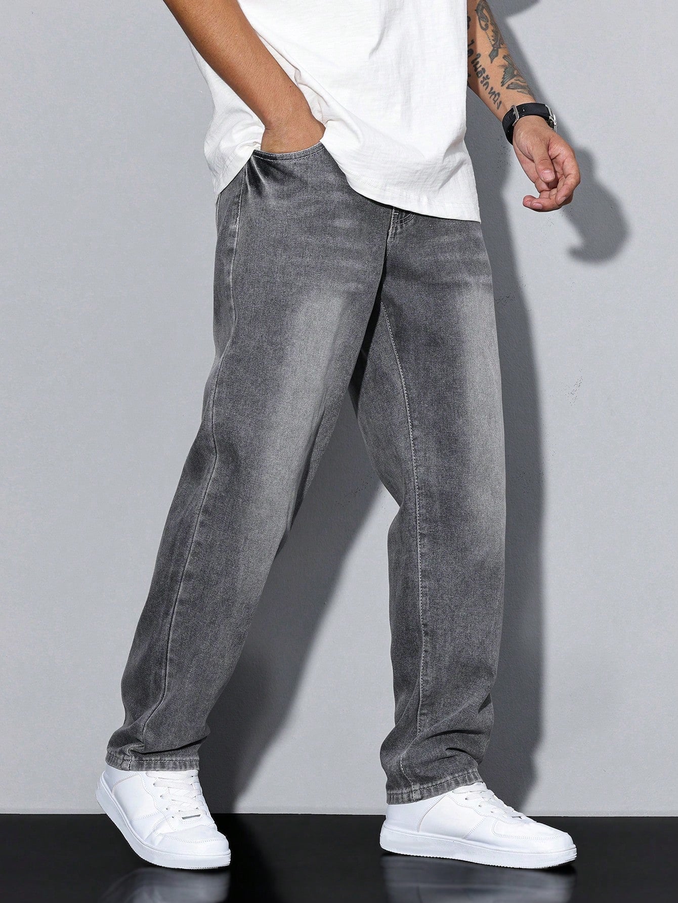 Casual Men's Jeans, Loose Fit Solid Color, Comfortable Cotton Blend with Practical Pockets, All-Season Wear 1
