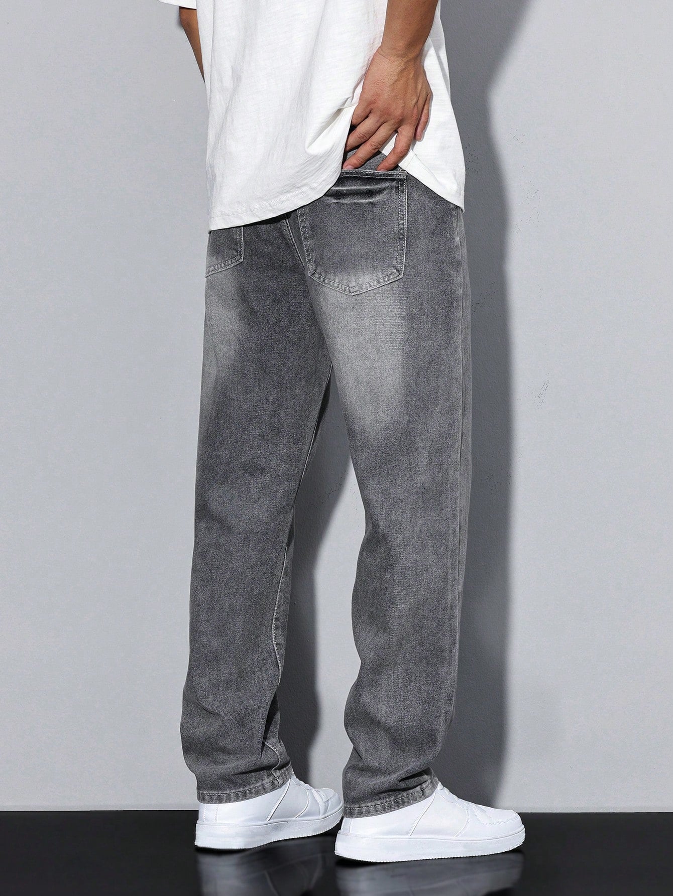 Casual Men's Jeans, Loose Fit Solid Color, Comfortable Cotton Blend with Practical Pockets, All-Season Wear 2