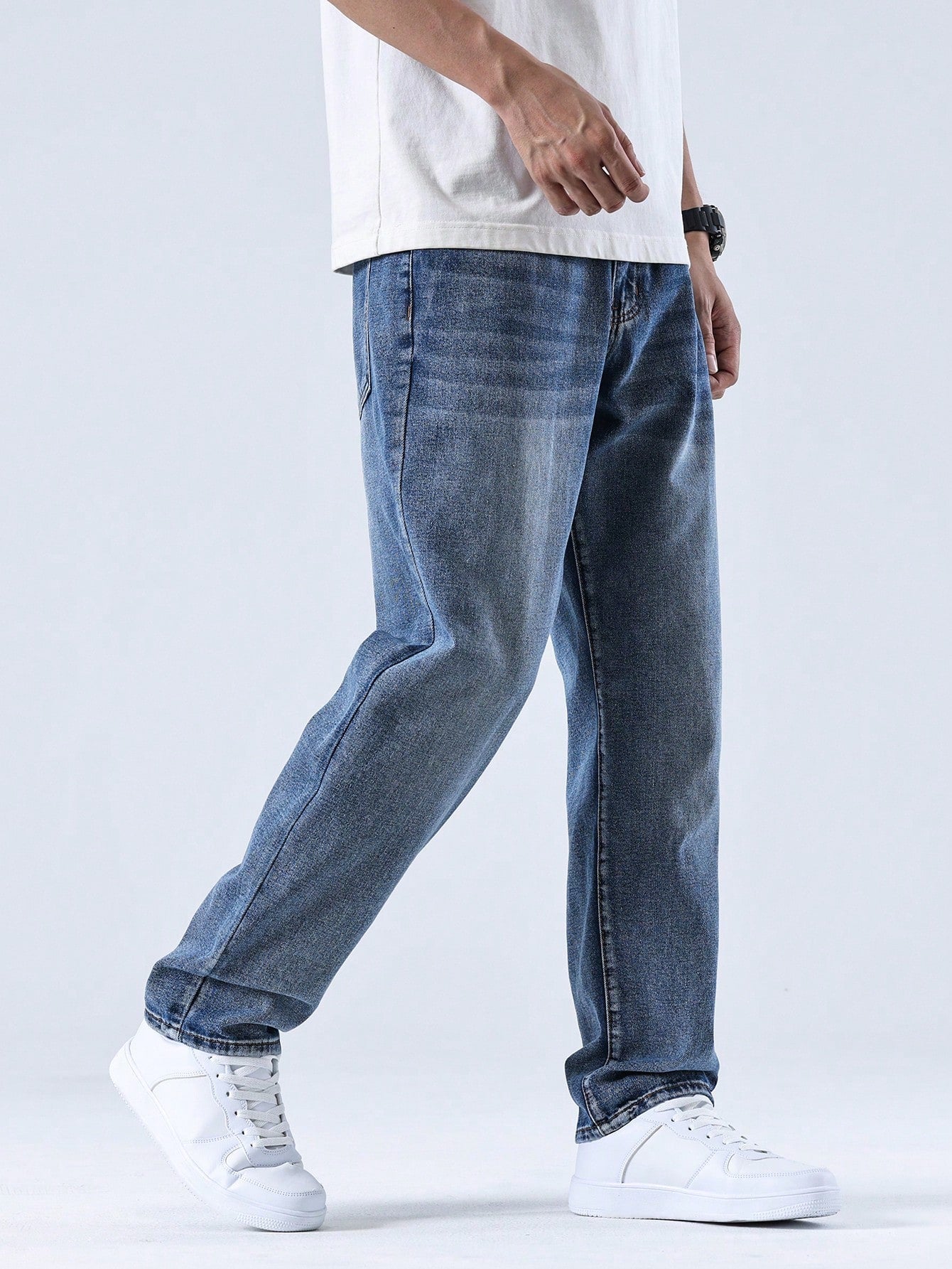 Casual Washed Men's Jeans, Straight Leg Fit, Cotton Blend, Comfortable All-Season Wear, Practical Pockets 1