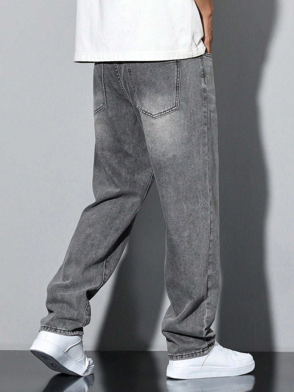 Casual Washed Men's Jeans, Straight Leg Fit, Cotton Blend, Comfortable All-Season Wear, Practical Pockets 6
