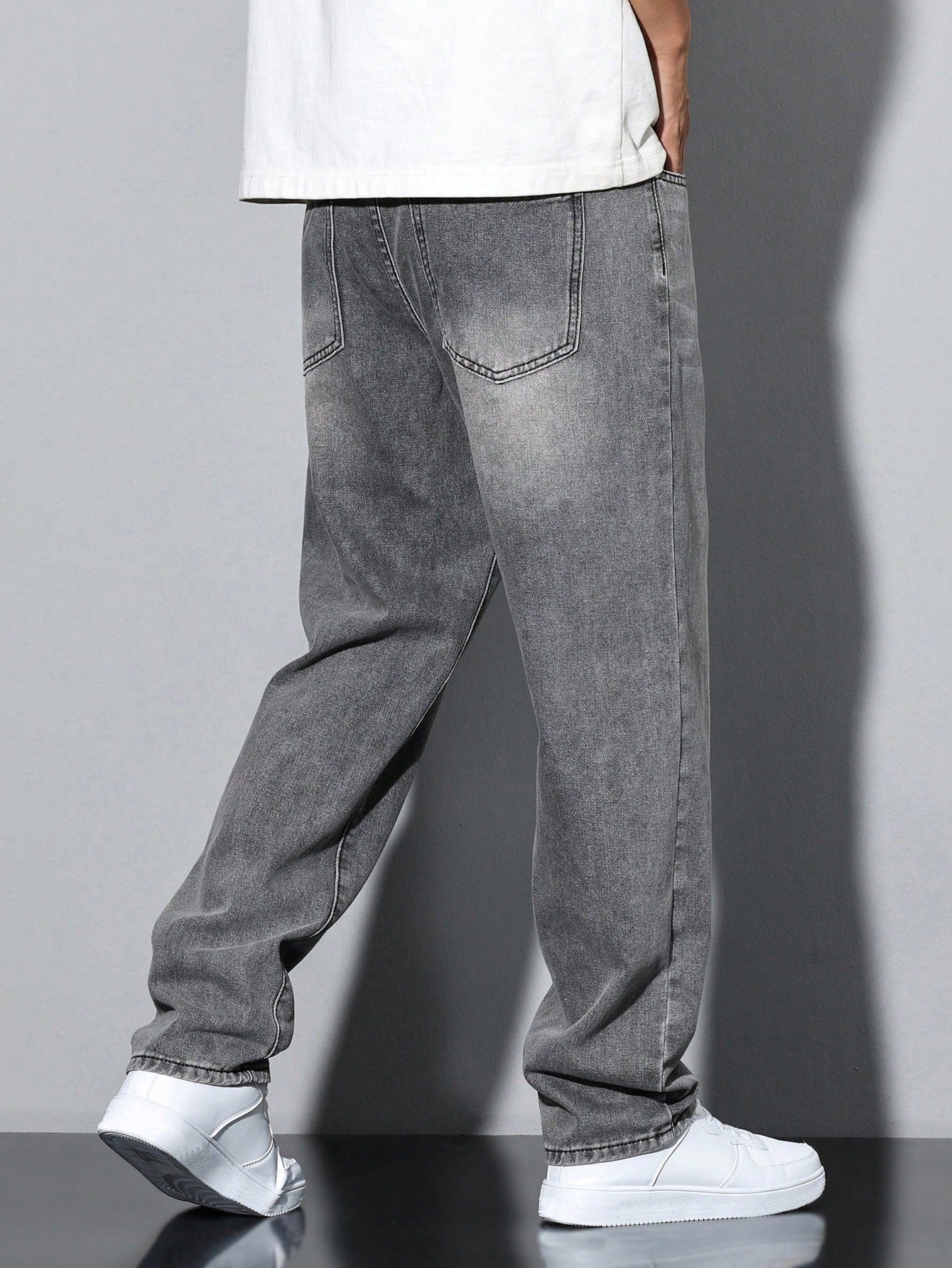 Casual Washed Men's Jeans, Straight Leg Fit, Cotton Blend, Comfortable All-Season Wear, Practical Pockets 6