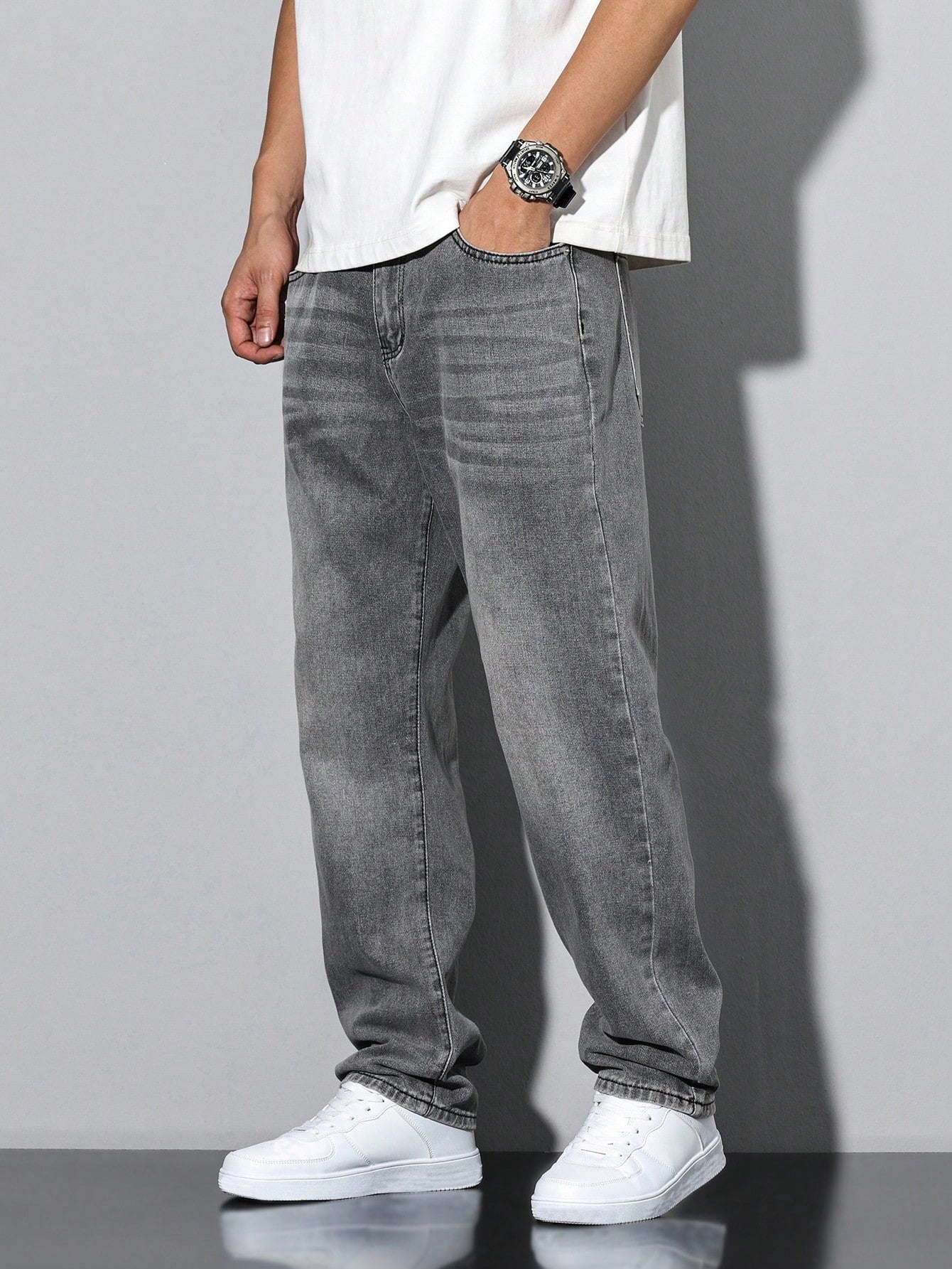 Casual Washed Men's Jeans, Straight Leg Fit, Cotton Blend, Comfortable All-Season Wear, Practical Pockets 7