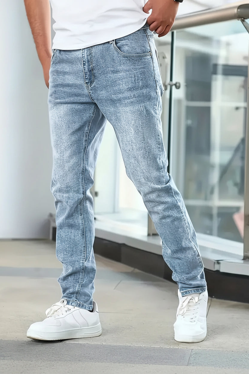Men's Casual Jeans with Pockets - Timeless Fit, Durable Sustainable Denim, Slightly Worn Look, Versatile for All Year Round 2