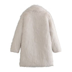 Premium Vegan Fur Outerwear Coat with Oversized Lapels – Luxurious Warmth and Timeless Elegance 4